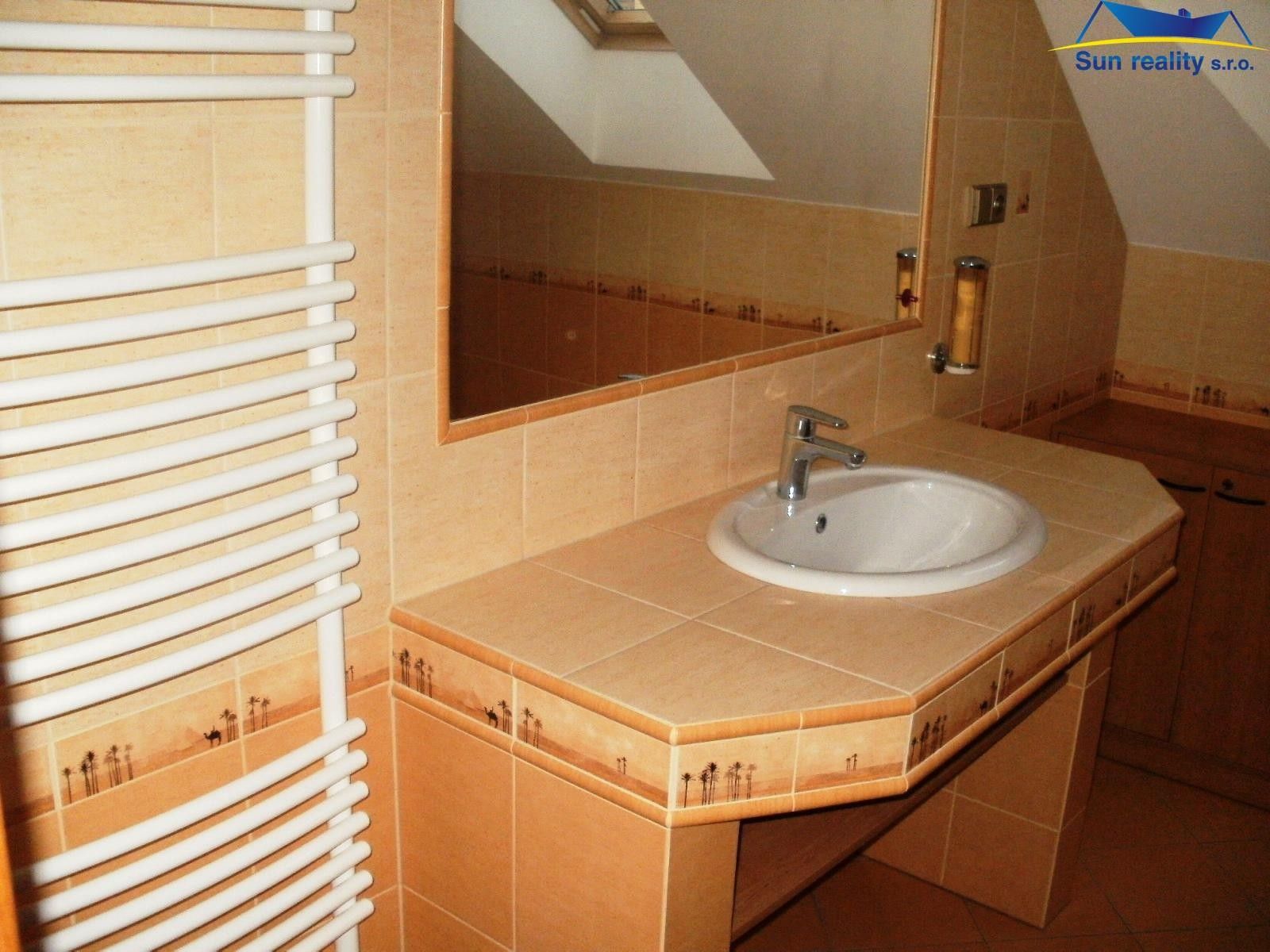 Činžovní domy, nám. Míru, Šumperk, 240 m²