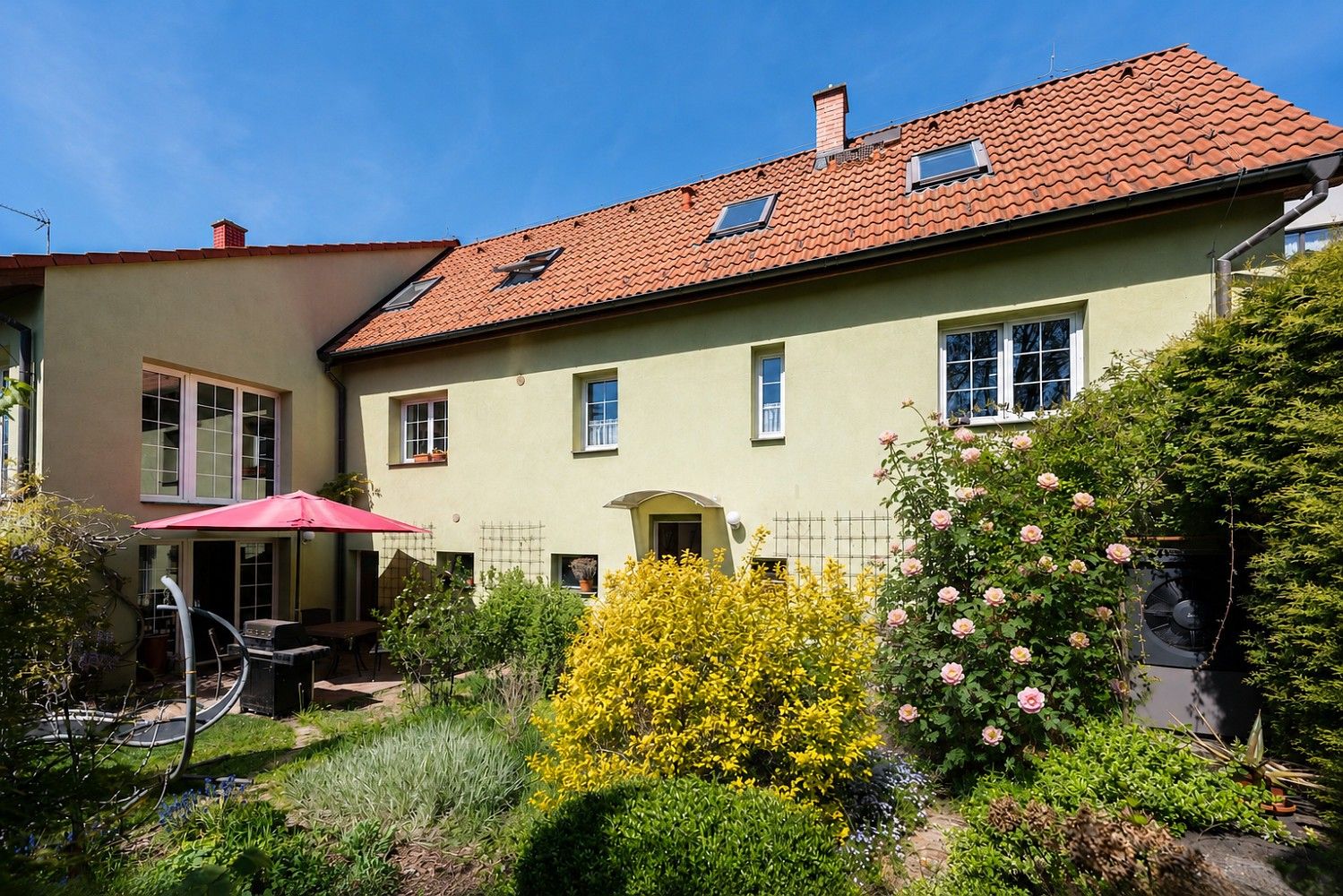 Prodej rodinný dům - Praha - Lipence, okres Praha 16, Hlavní město Praha, 356 m² - 2