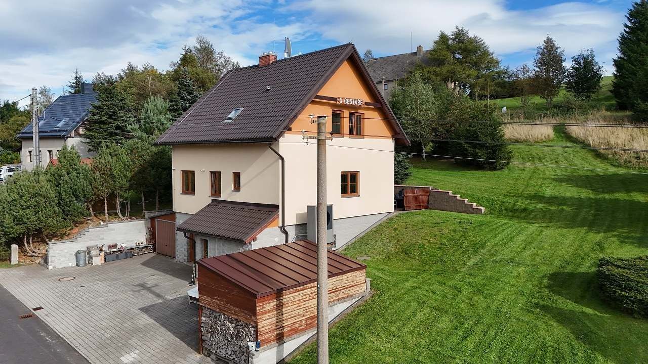 Chaty, Loučná pod Klínovcem - Háj u Loučné pod Klínovcem, Ústecký kraj - 1