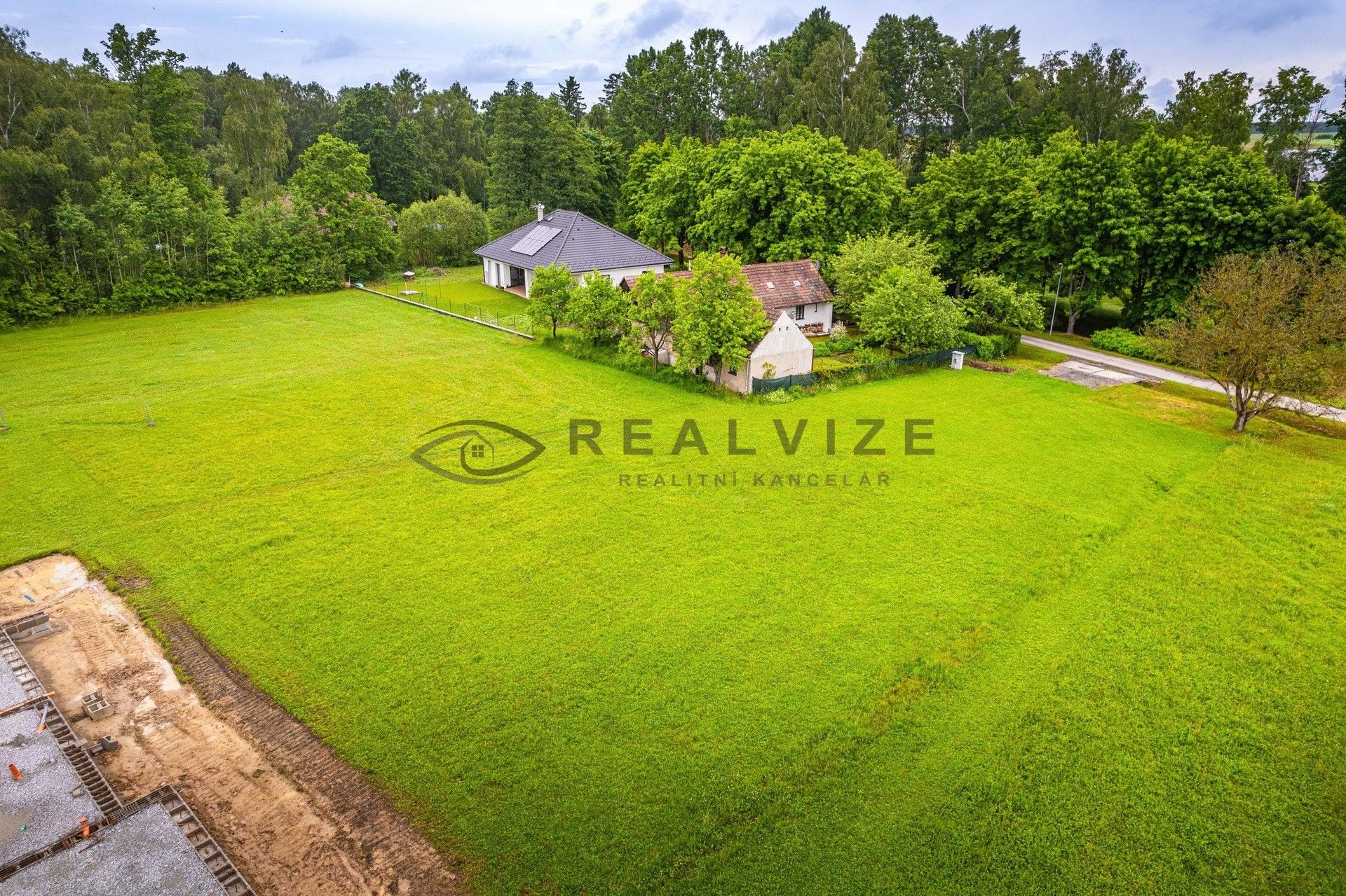 Prodej pozemek pro bydlení - Petrovice, Mladošovice