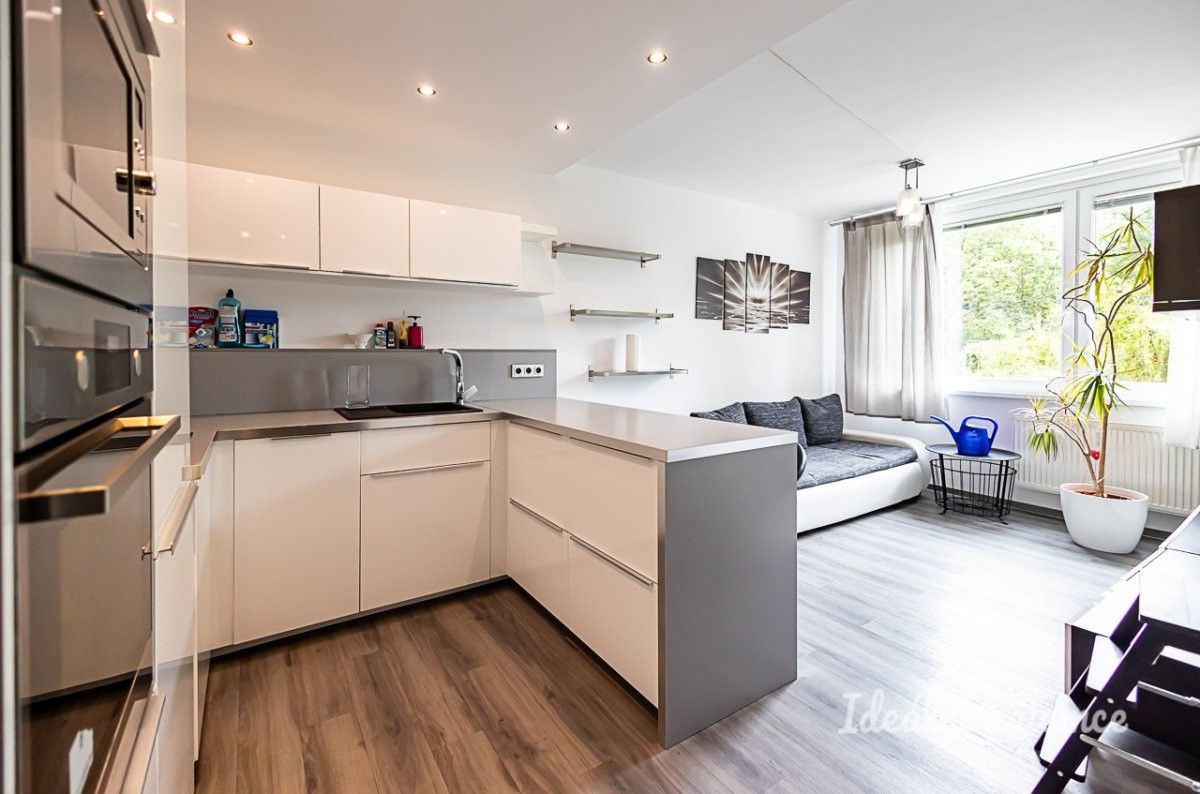 2+kk, Kopřivnická, Praha, 42 m²