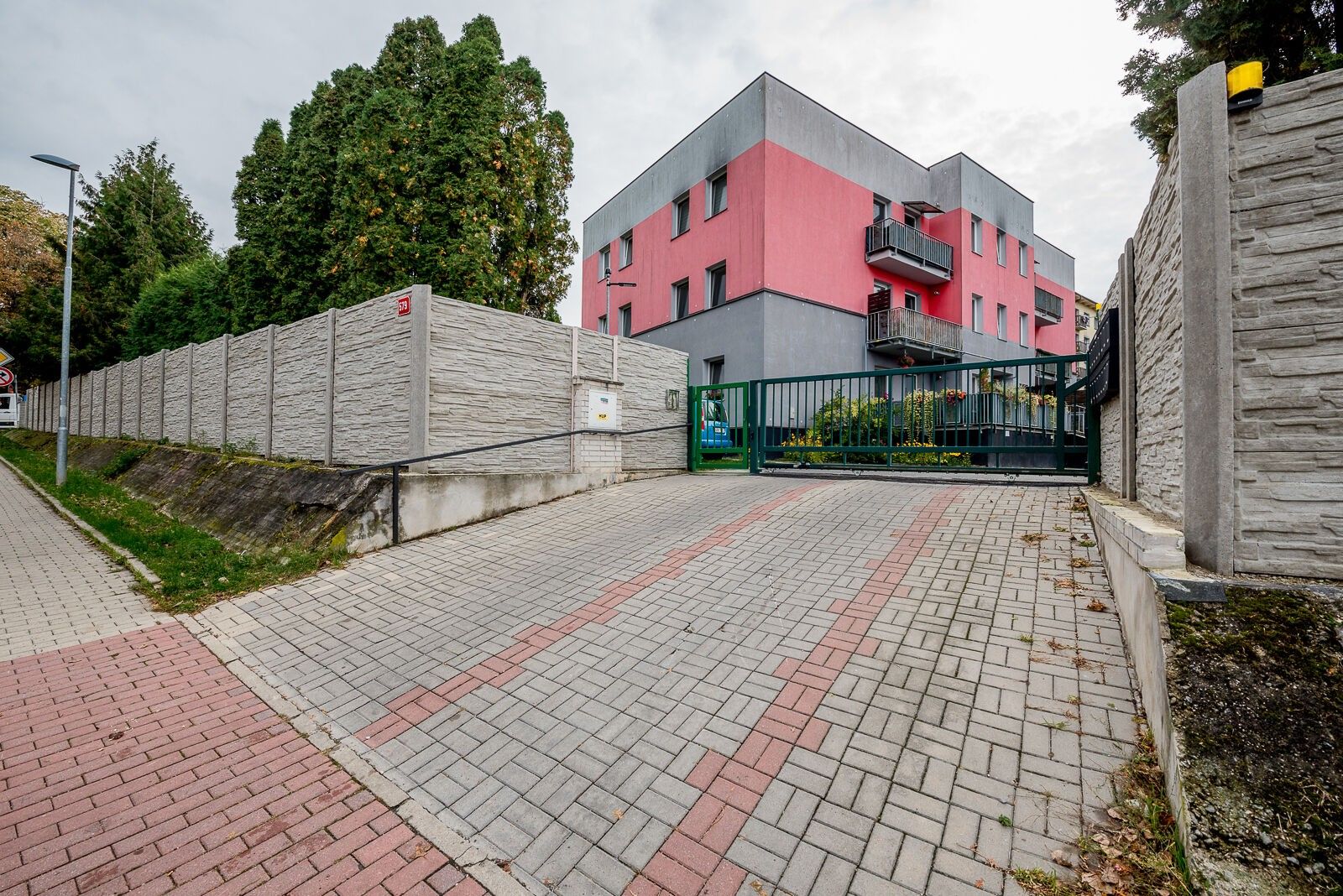 Prodej byt 3+kk - Višňová, Milovice, 57 m²