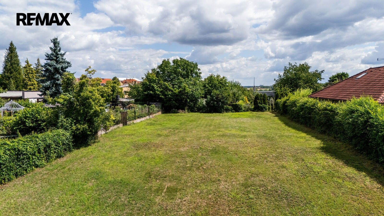 Pozemky pro bydlení, Týnec nad Labem, 990 m² - 1