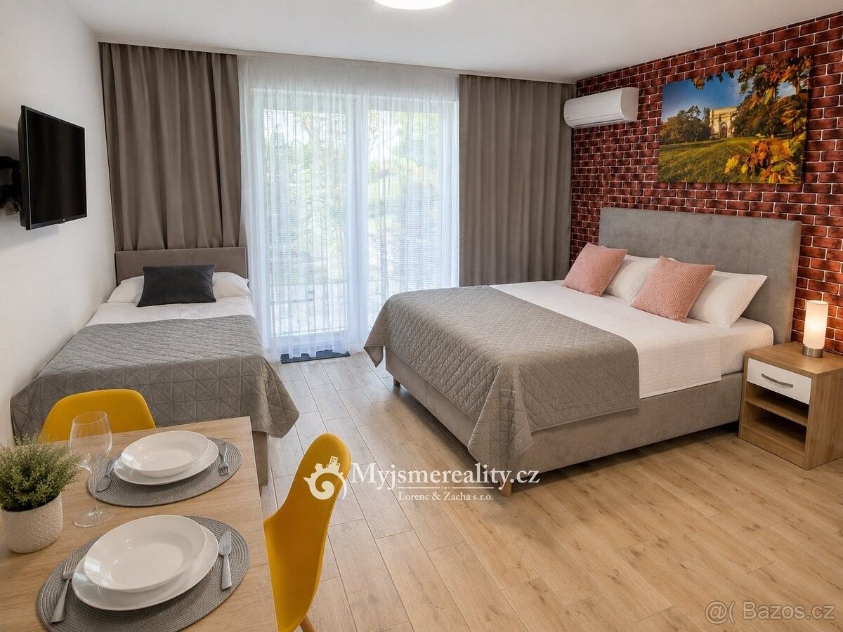 Prodej restaurace - Lednice na Moravě, 691 44 - 2