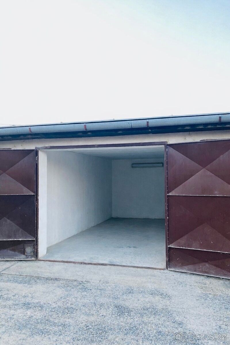 Garáže, Kroměříž, 767 01