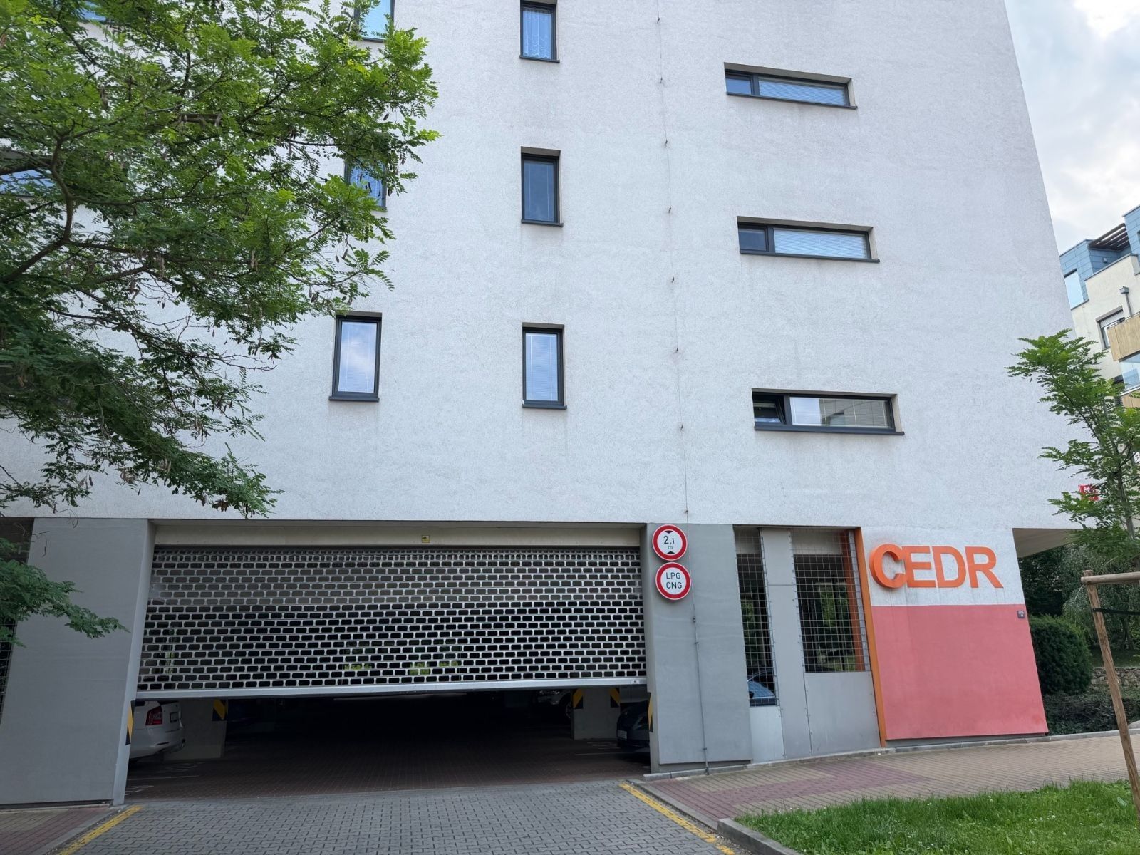 Garáže, Makedonská, Praha - Střížkov, 13 m² - 1