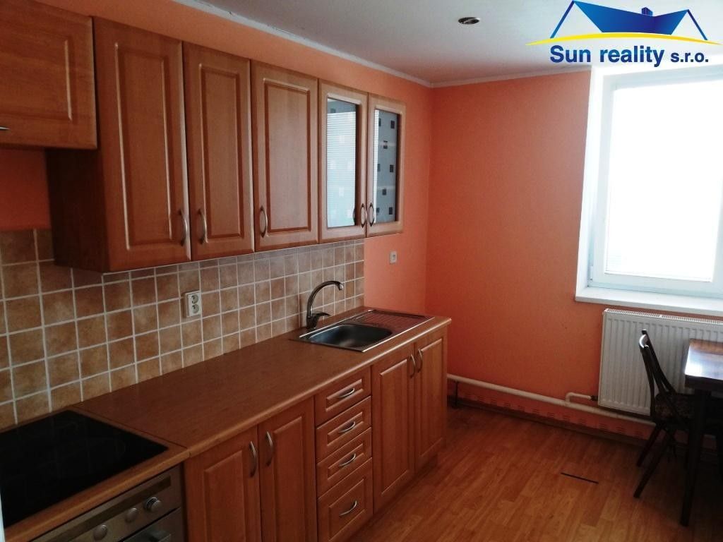 Obchodní prostory, nám. Míru, Šumperk, 180 m²