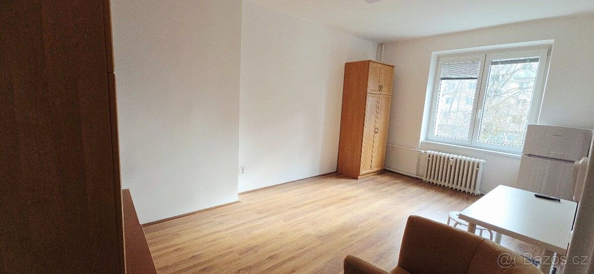 Byty, Praha, 198 00