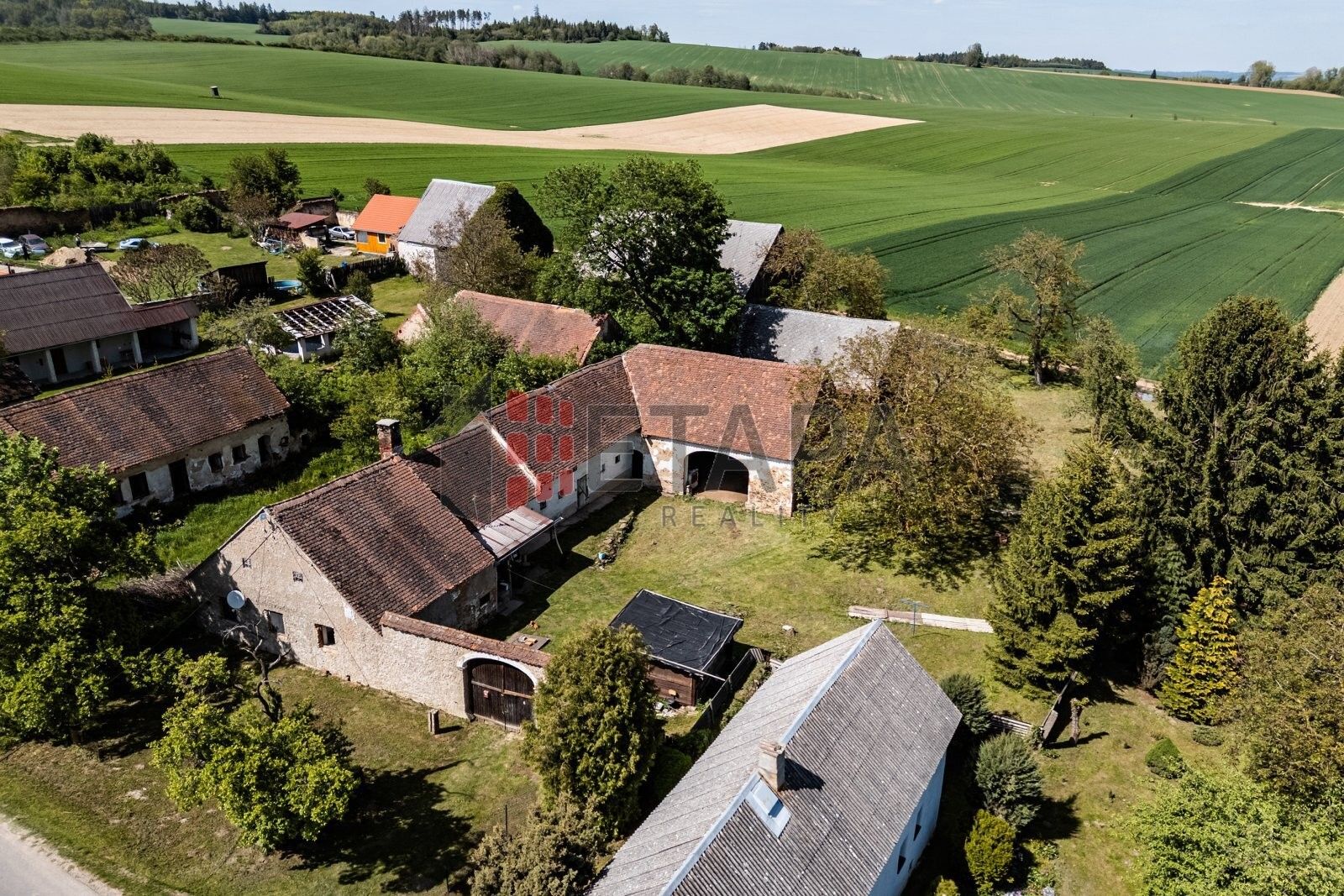 Chalupy, Chvalkovice, Dešná, 444 m²