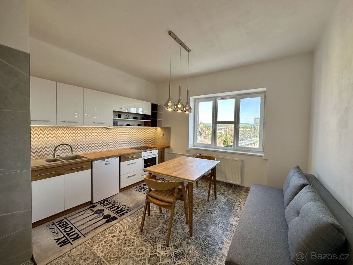 Byty, Strážnice, 696 62