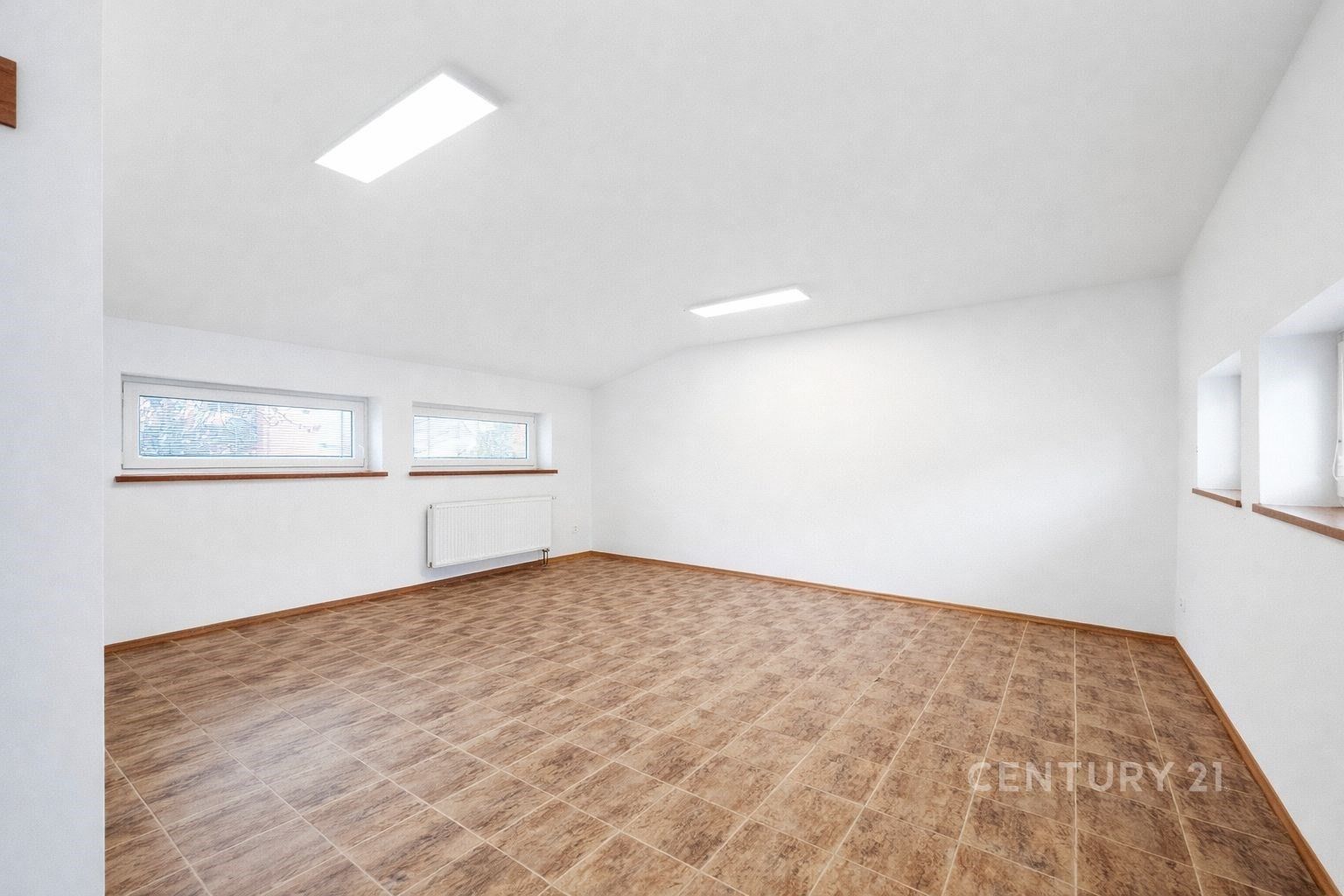 Kanceláře, Strážnická  , Brno, 35 m²