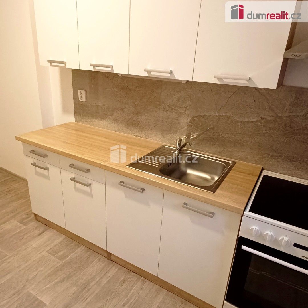 Pronájem byt 1+1 - Žerotínova, Děčín, 42 m²