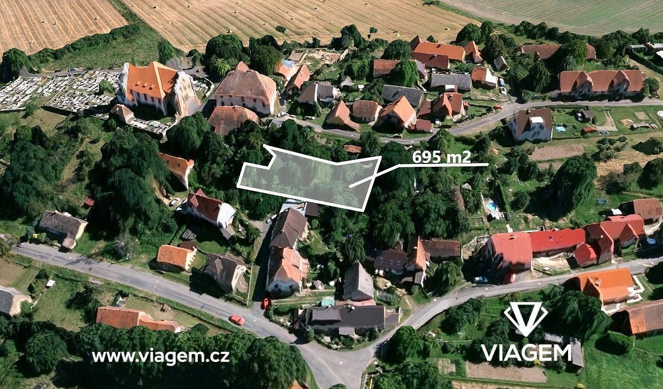 Zahrada, 695 m²
