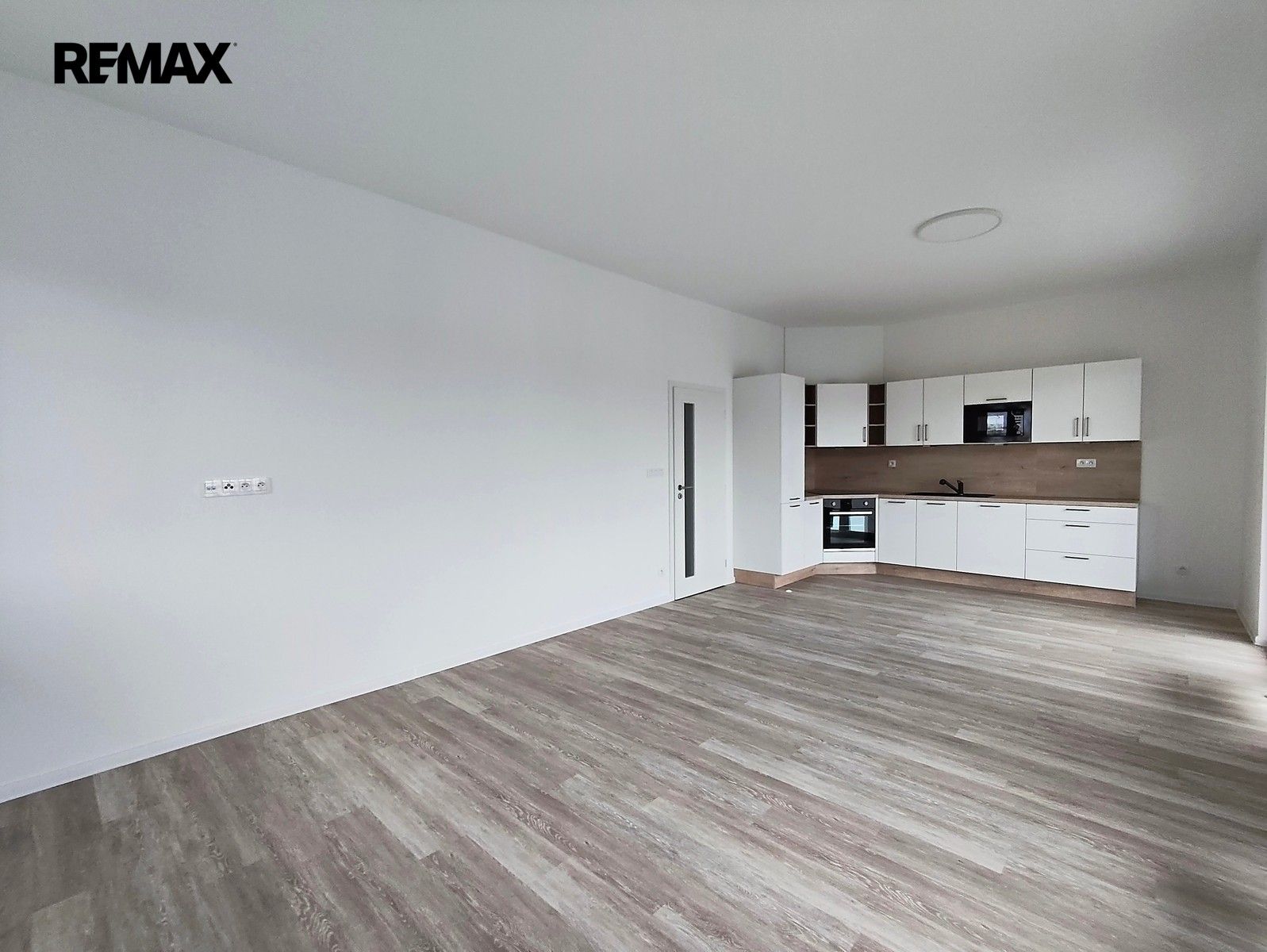 Pronájem byt 3+kk - Čakovská 2936, České Budějovice 2, 104 m² - 5