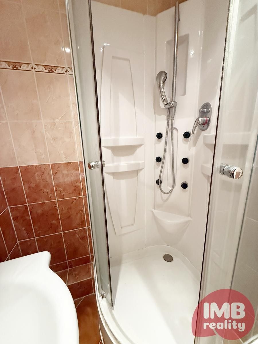 Prodej byt 2+1 - 1. máje, Nová Role, 52 m²