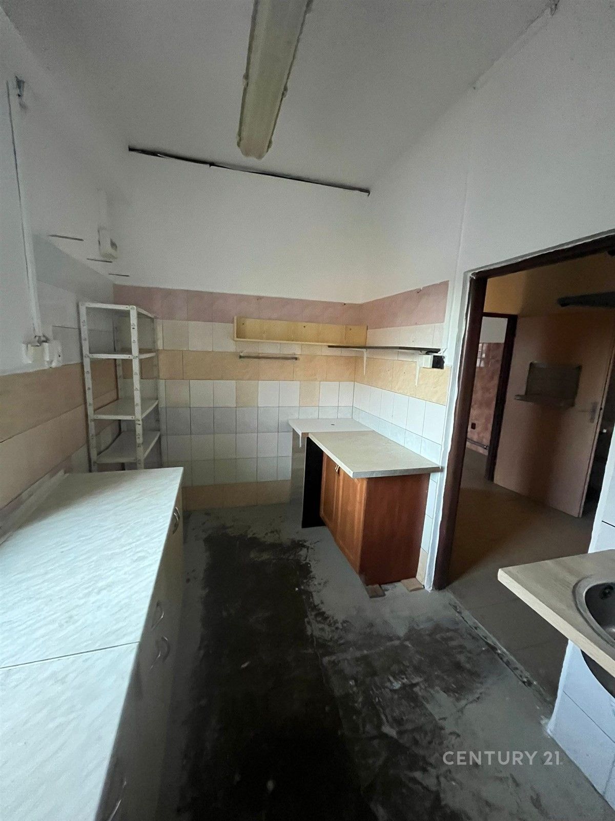 Pronájem komerční - Hostomice, 233 m² - 5