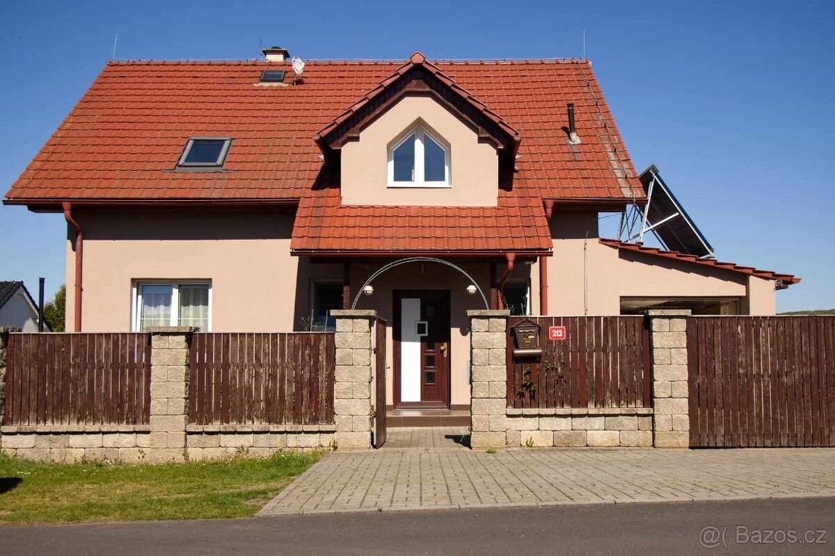 Rodinné domy, Slavětín nad Ohří, 439 09 - 2