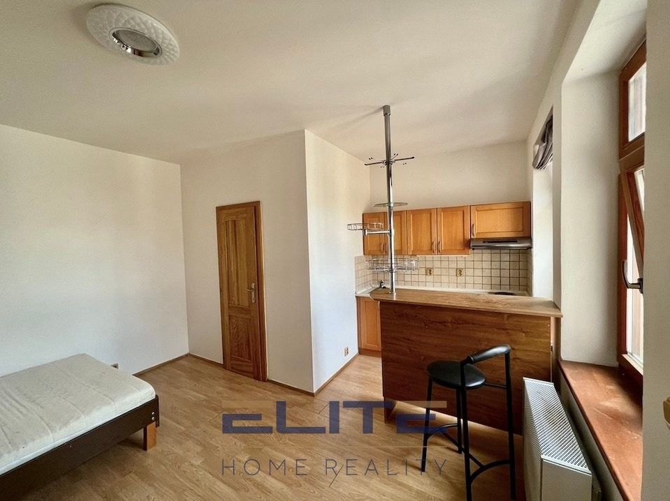 Pronájem byt 1+kk - Husova, Liberec, 23 m²