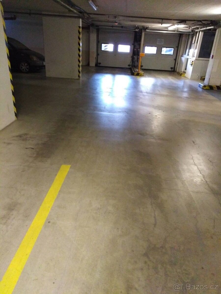 Pronájem garáž - Praha, 158 00