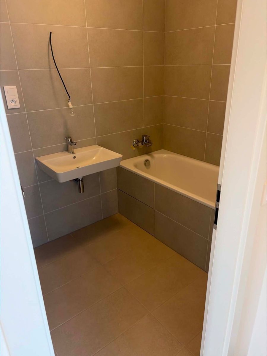 Pronájem byt 3+kk - Sedlářova, Praha - Kbely, 73 m² - 5
