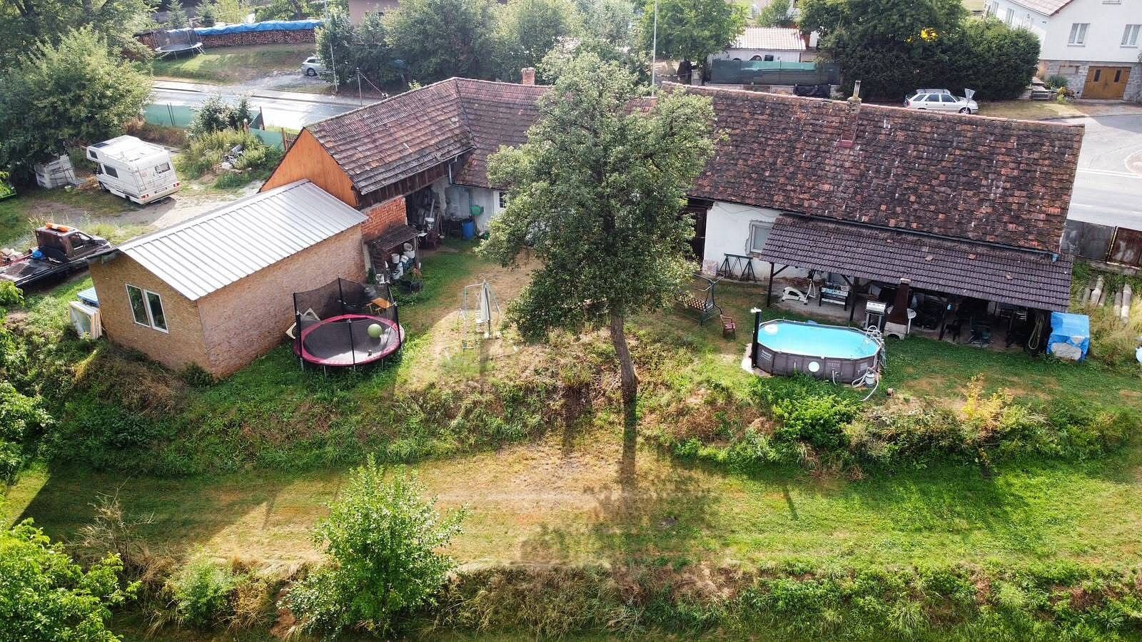 Rodinné domy, Ledenice, okres České Budějovice, Jihočeský kraj, 400 m² - 1