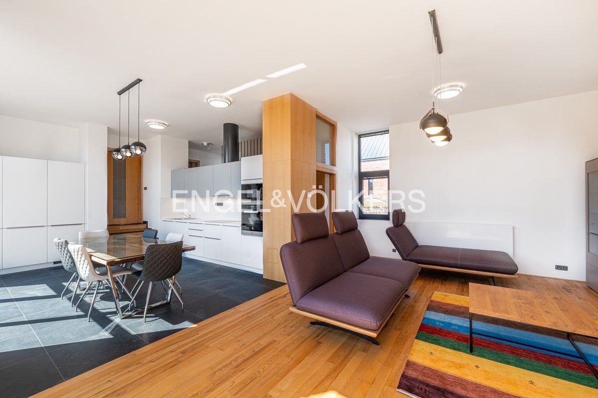 Pronájem rodinný dům - Františka Smolíka 200, Jíloviště, 160 m²