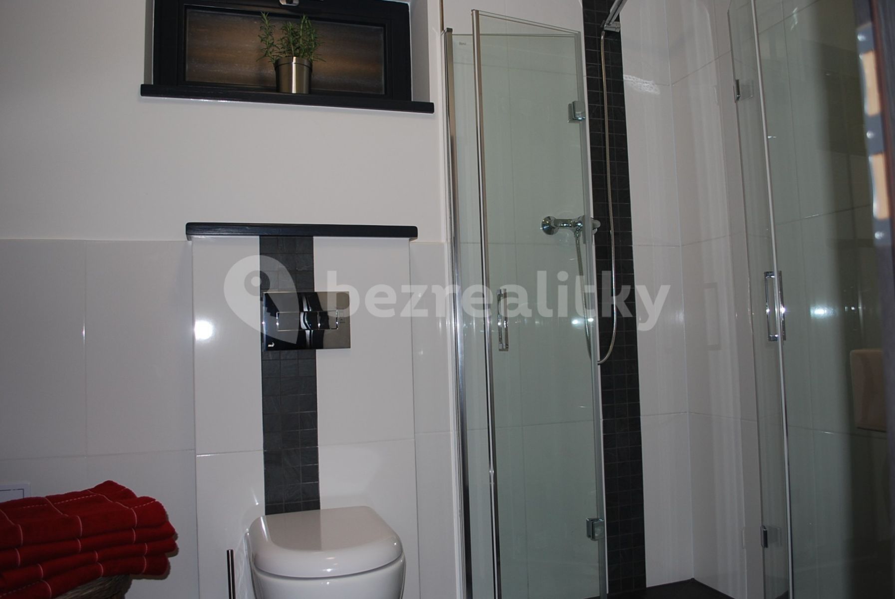 Pronájem rodinný dům - Slámová, Kamenice - Štiřín, Středočeský kraj, 40 m² - 5