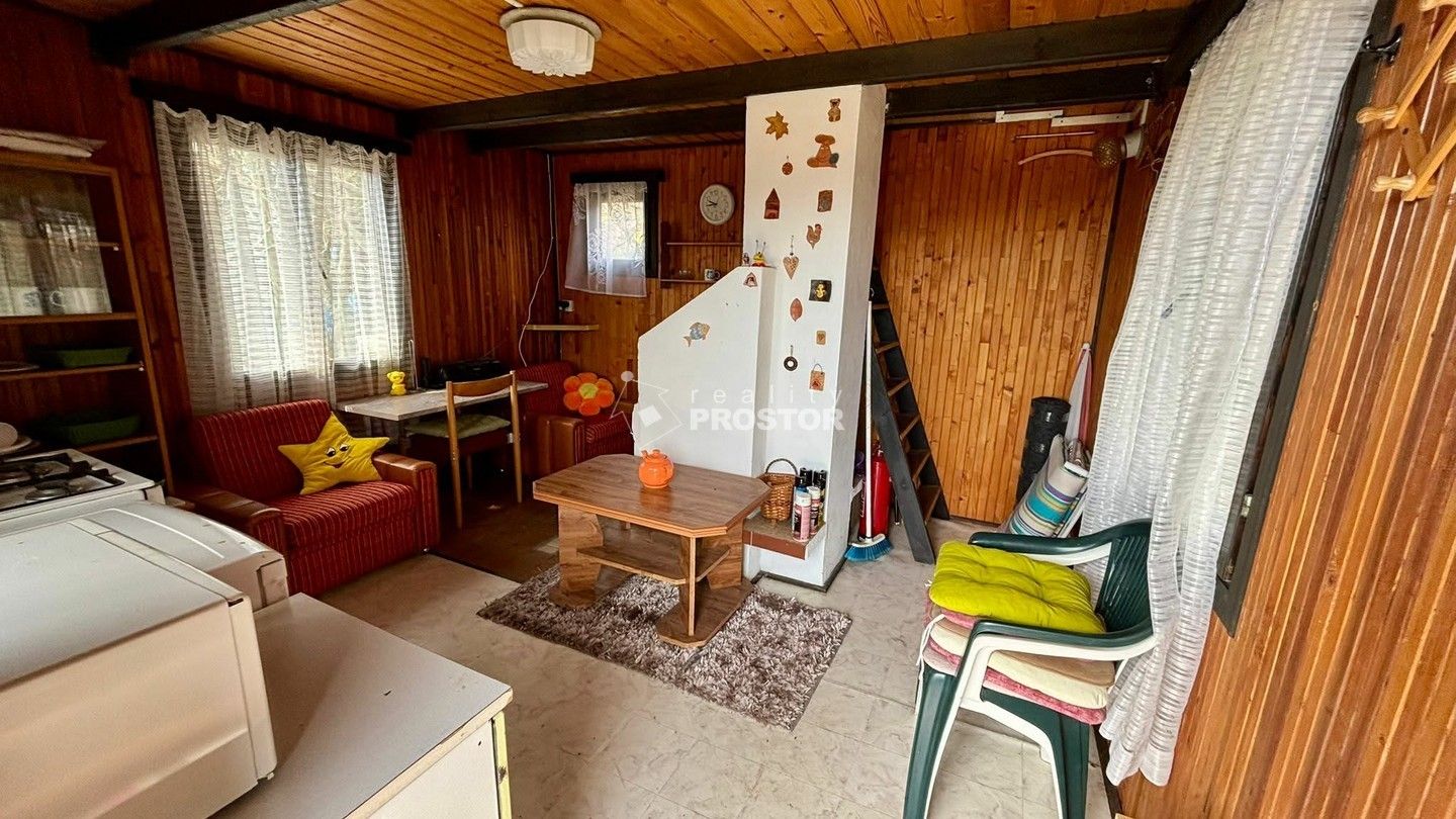 Chaty, Dolní Zálezly, 18 m² - 2