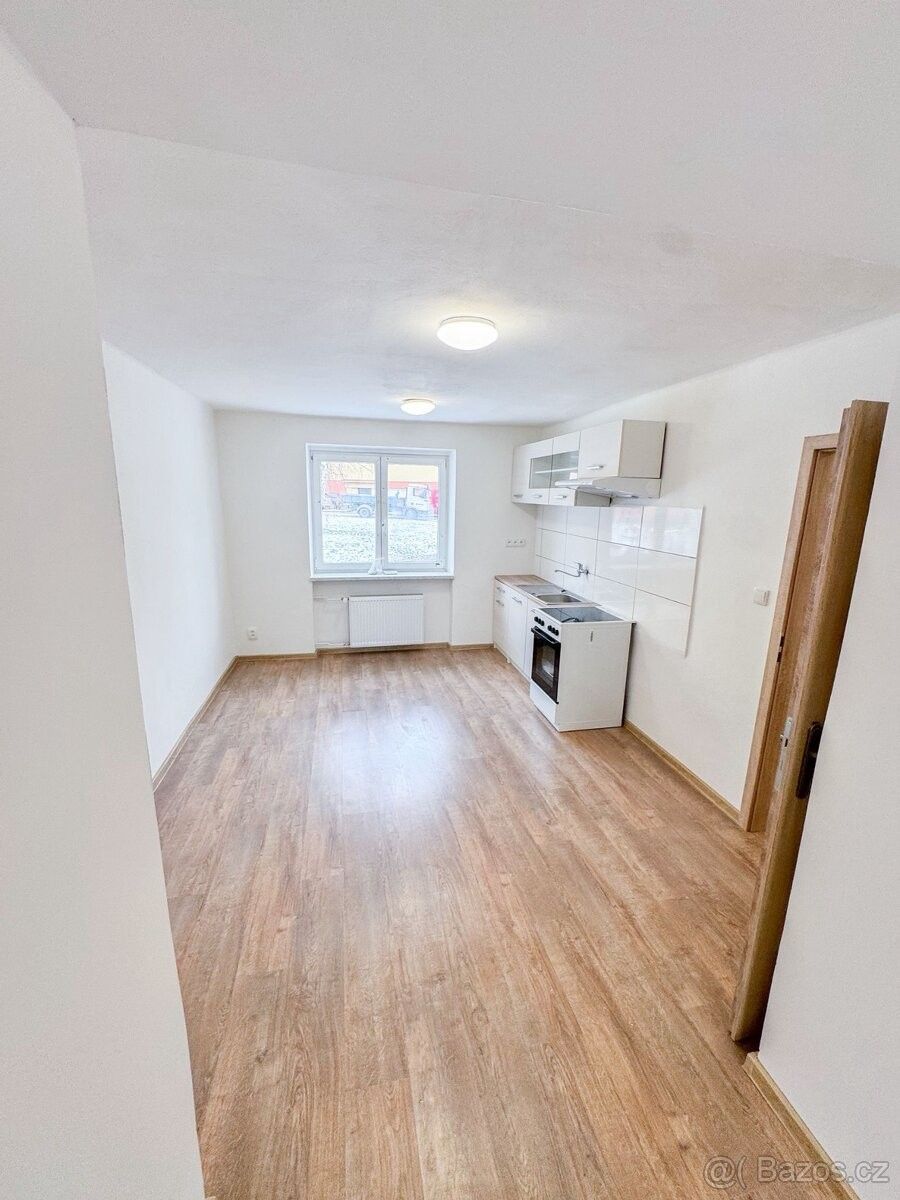 Pronájem byt - Horní Slavkov, 357 31