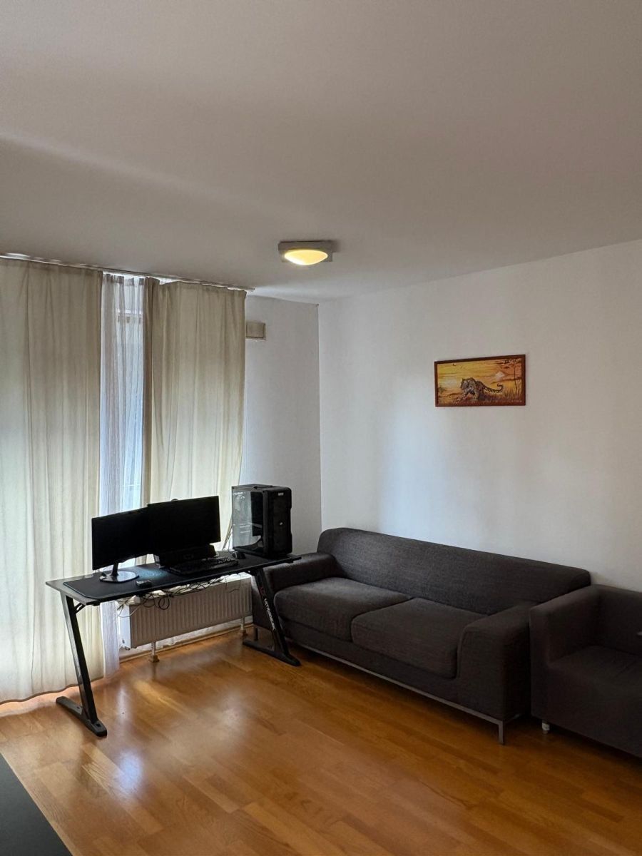 Pronájem byt 1+kk - Varhulíkové, Praha - Holešovice, 47 m² - 5