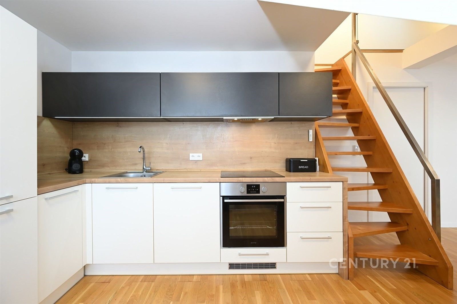 1+kk, Viklefova, Praha, 50 m²