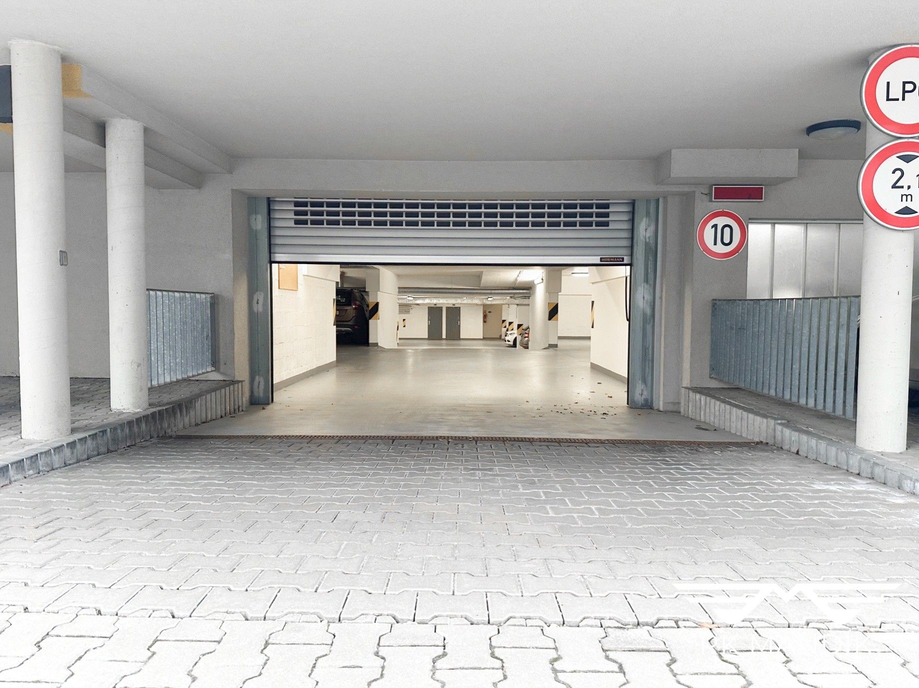 Garáže, Valečovská, Praha, 12 m² - 2