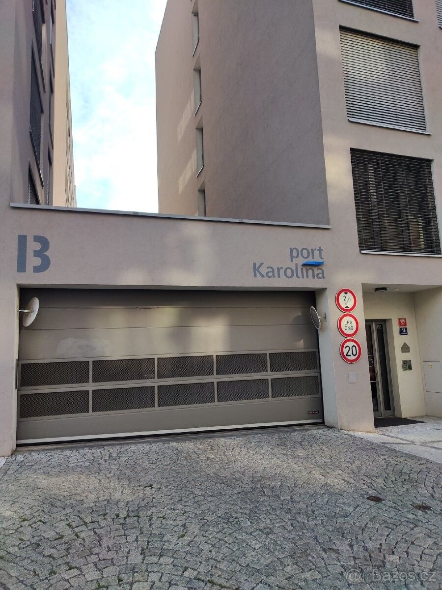 Garáže, Praha, 180 00