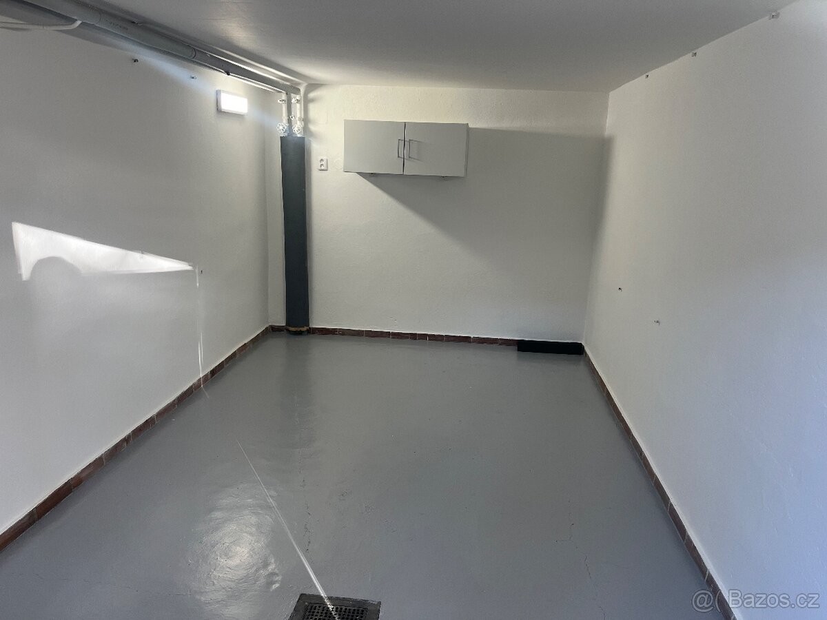 Garáže, Hranice, 753 01 - 1
