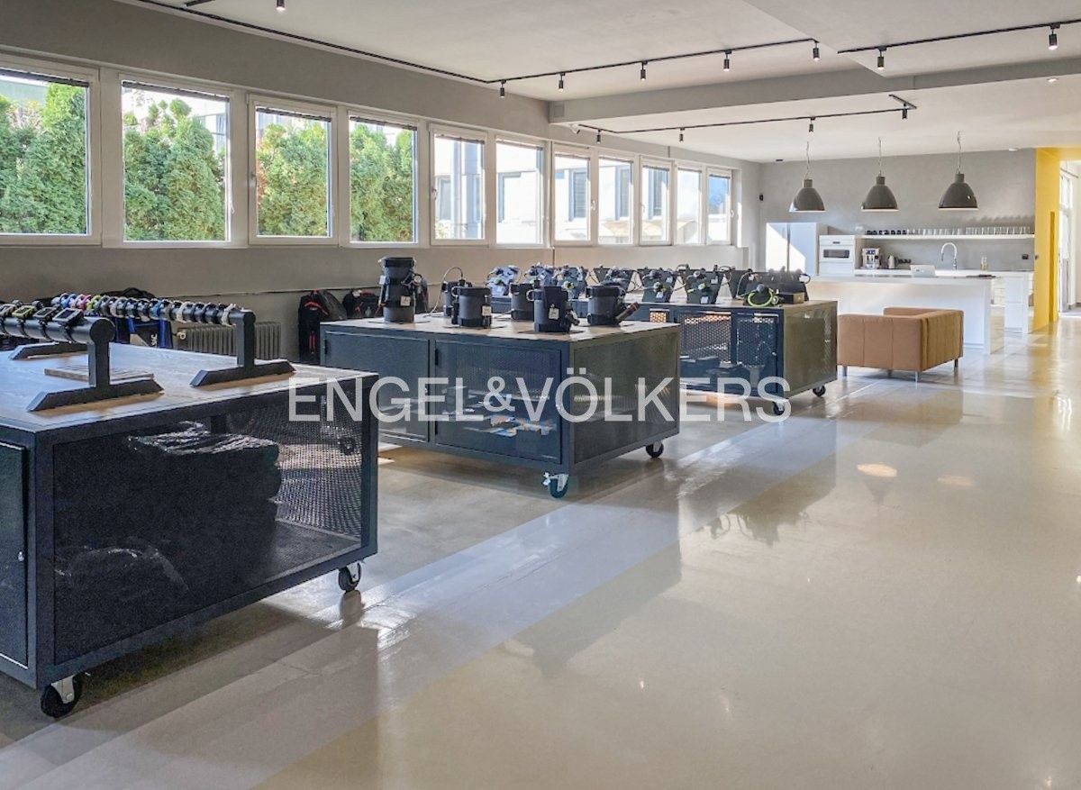Pronájem obchodní prostory - Modřanská, Praha, 266 m²