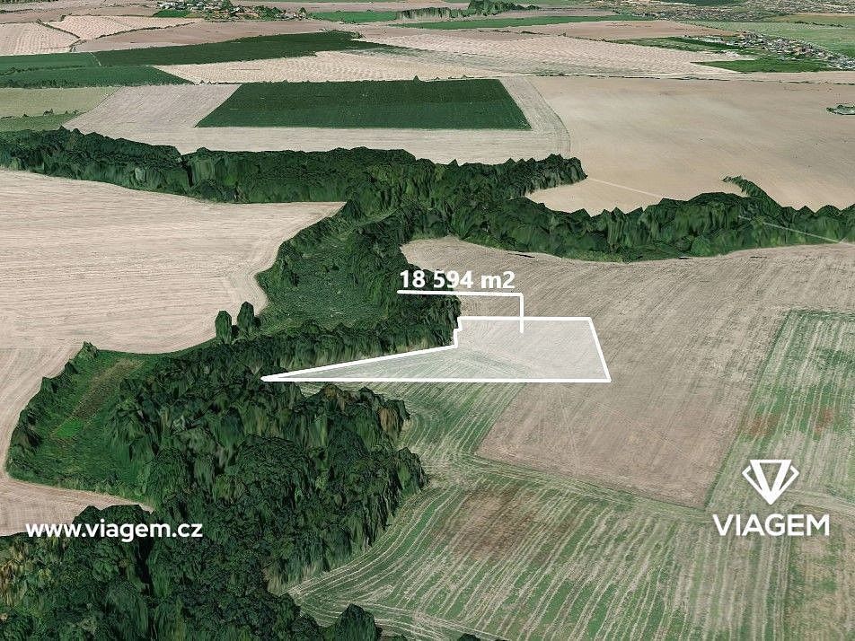 Zemědělský pozemek, 18 594 m²