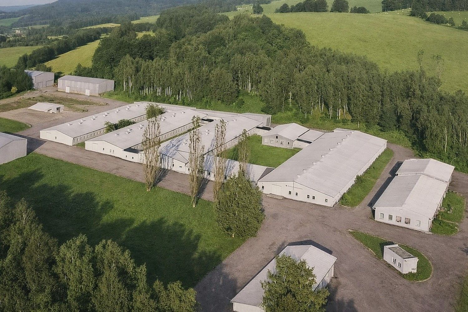 Výrobní prostory, Benešov nad Černou, okres Český Krumlov, Jihočeský kraj, 44 000 m² - 1