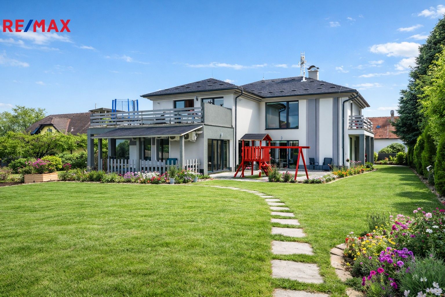 Rodinné domy, Na Dlaskově 107, Velké Popovice, 480 m²