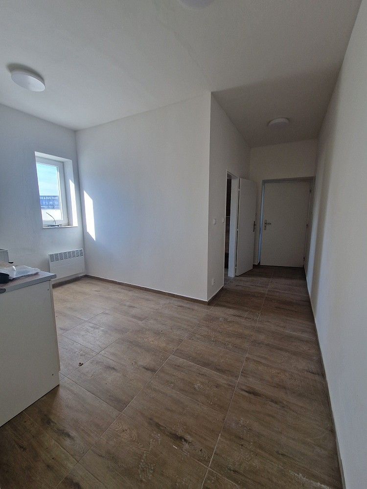 Pronájem byt 2+kk - Přerovská, Olomouc - Holice, 40 m² - 5