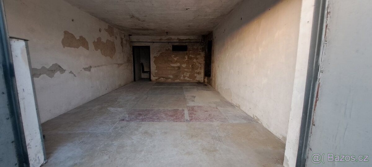 Garáže, Dobrá, 739 51 - 1