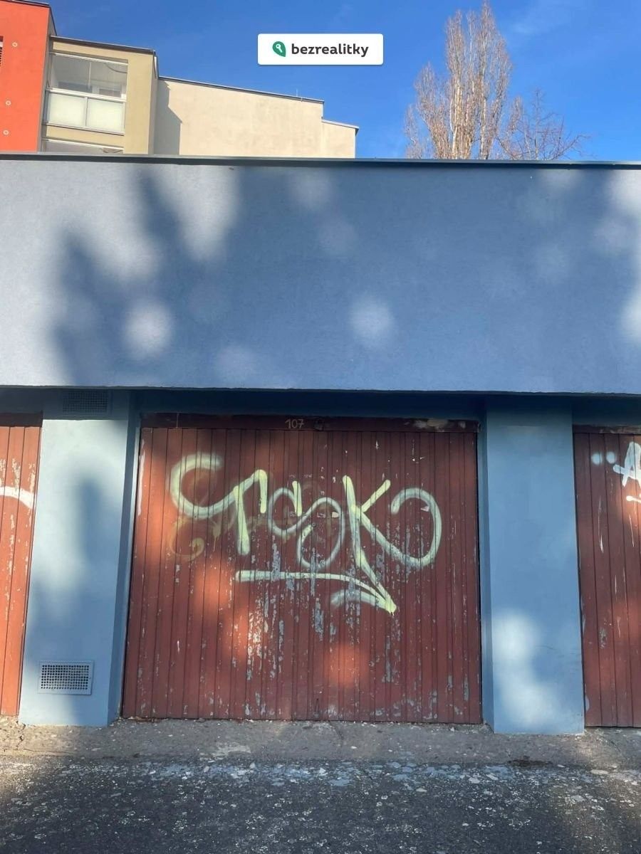 Garáže, Slévačská, Praha, 16 m²