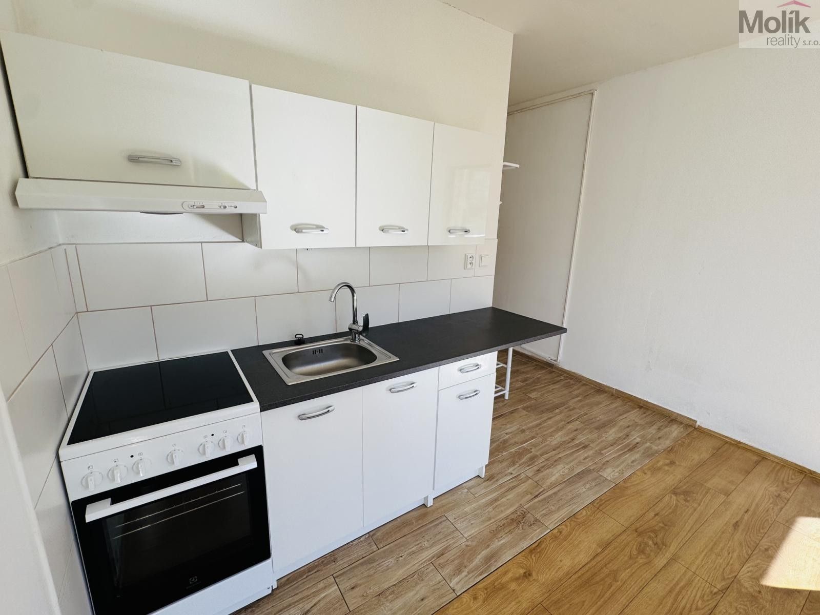 1+1, Marš. Rybalka, Most, 35 m² - 2