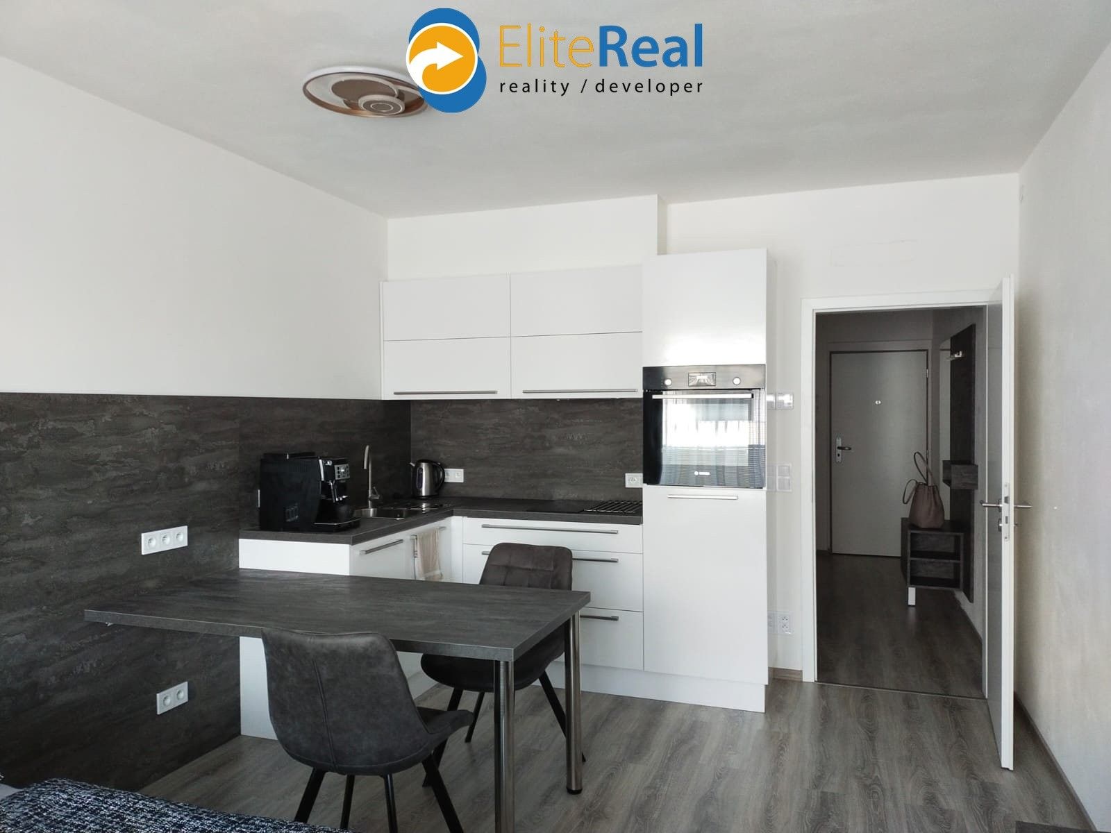 Pronájem byt 1+kk - Frištenského, Olomouc, 33 m²