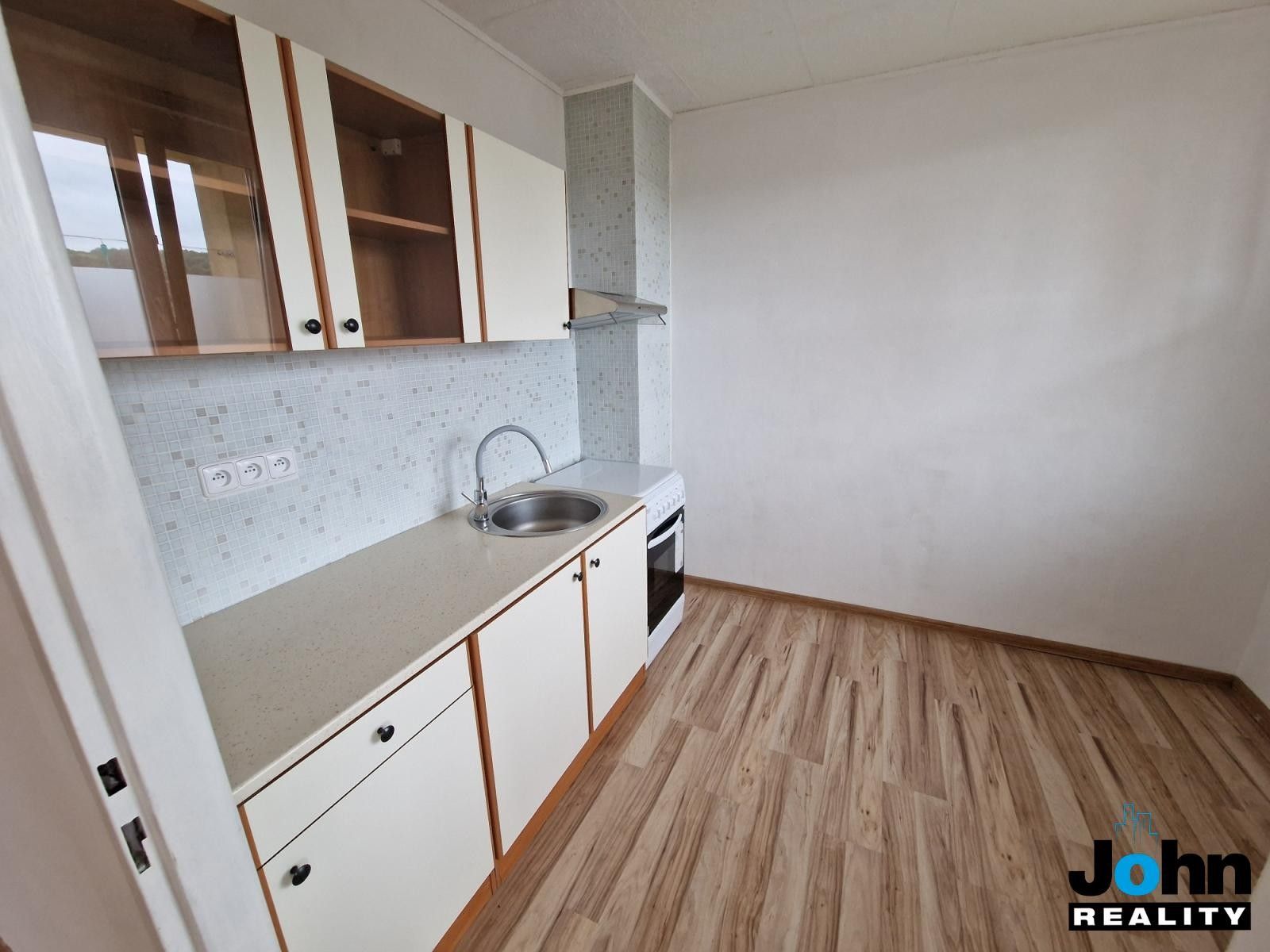 Prodej byt 1+1 - Bezejmenná, Bílina, 32 m²