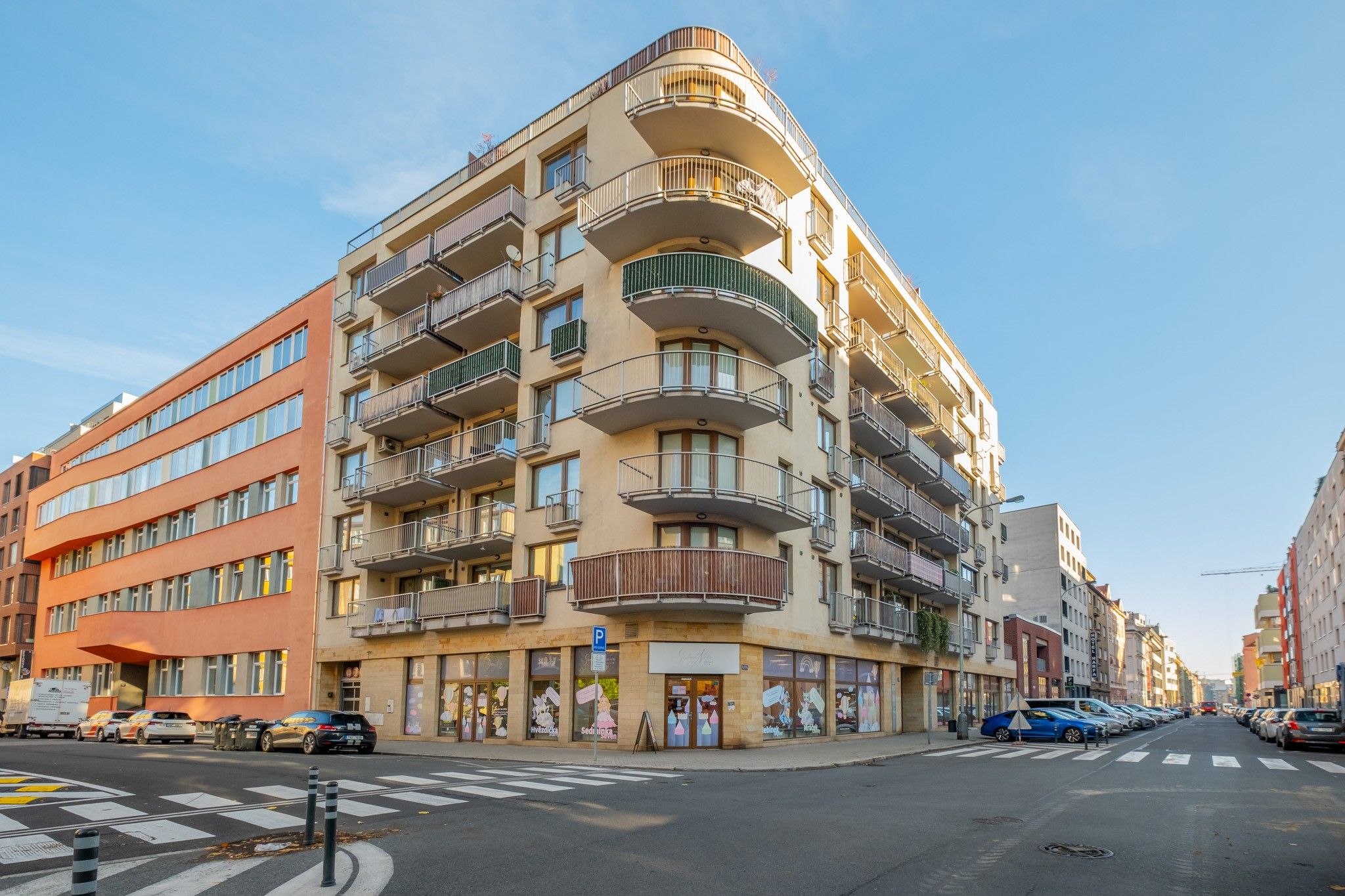 Prodej byt 2+kk - Drahobejlova, Praha, 52 m²