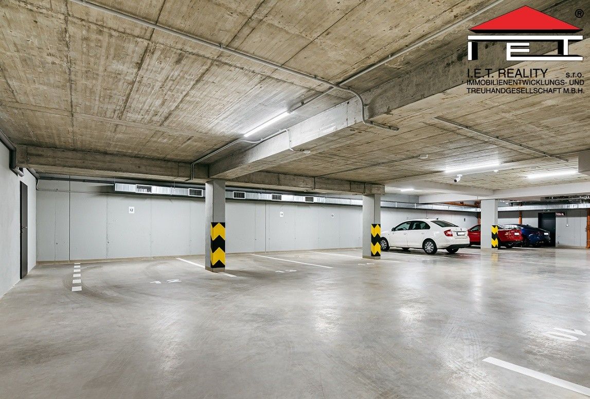 Garáže, Údolní, Brno, 14 m²