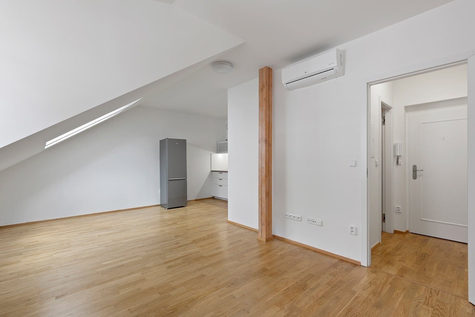 1+kk, Slavojova, Praha - Nusle, 34 m² - 1