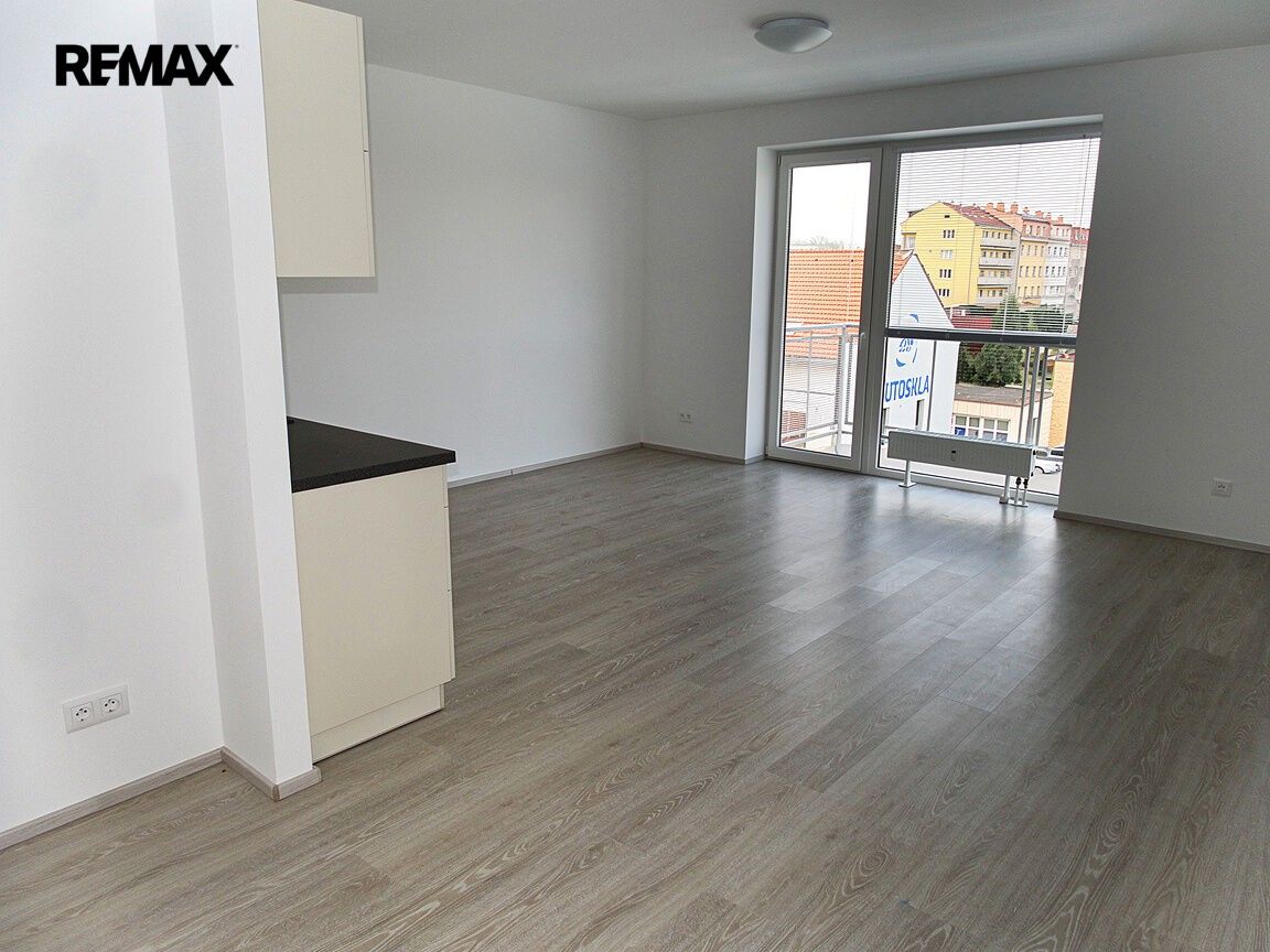 Byt 1+kk · 41 m² · Železničního pluku 2885, Pardubice Zelené Předměstí - 3