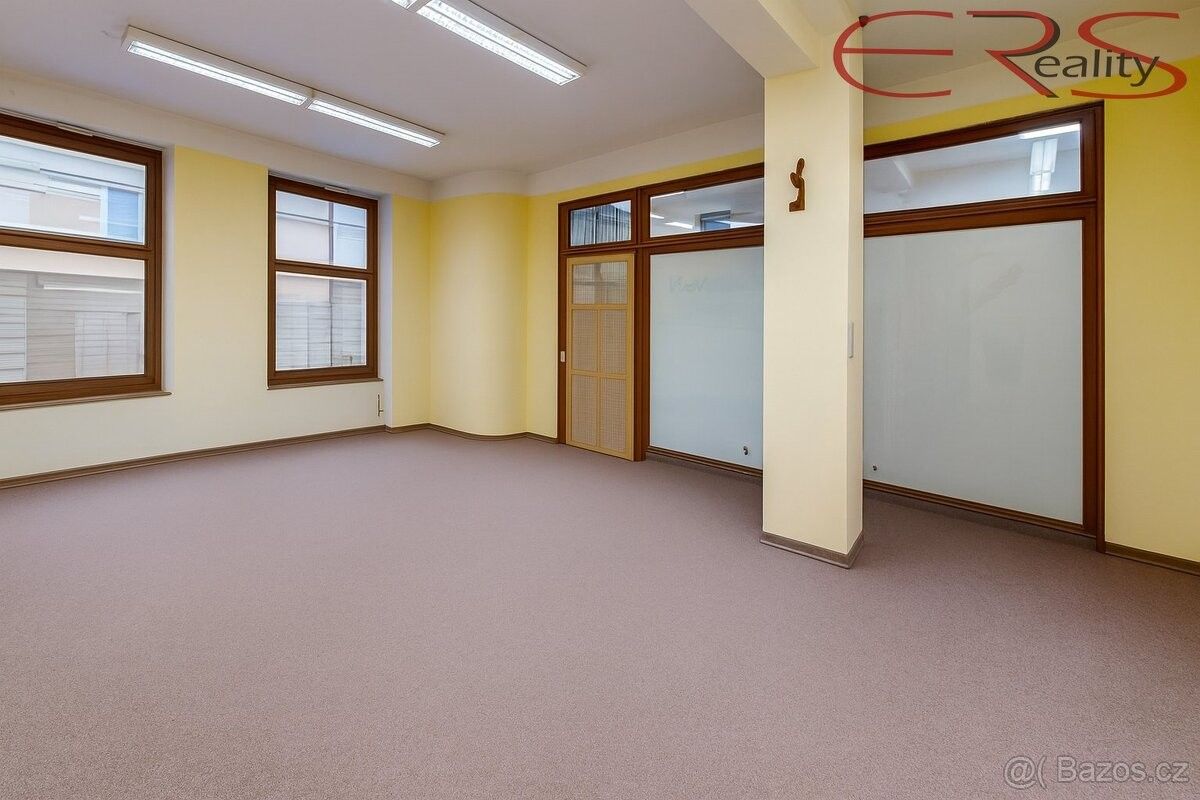 Pronájem obchodní prostory - Jablonec nad Nisou, 466 01