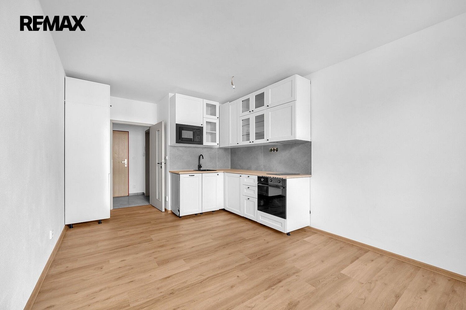 1+kk, Topolová, Milovice - Mladá, okres Nymburk, 25 m²